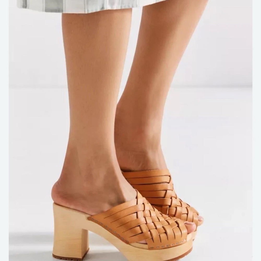 Swedish Hasbeens. NWOB woven Monika clogs